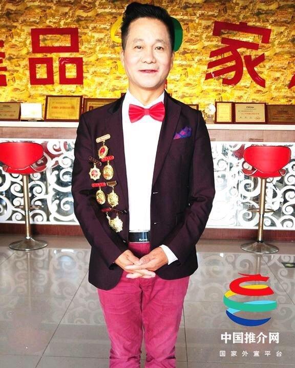 海南富莱德实业有限公司 董事长 李懿轩 纪实报道