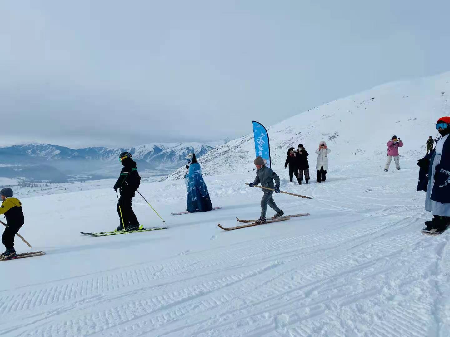 新疆是个好地方 喀纳斯有了滑雪场 禾木吉克普林滑雪场开滑