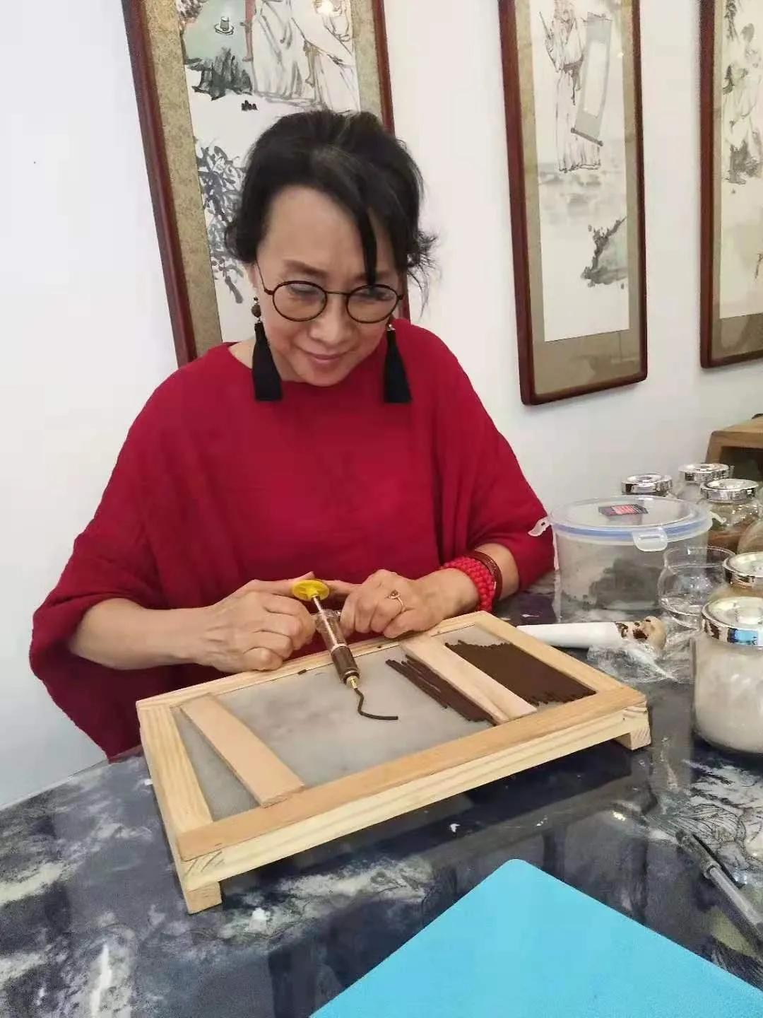 鸿姐姐- - 致力于中华文化传承与发展的中国(非遗)传承人