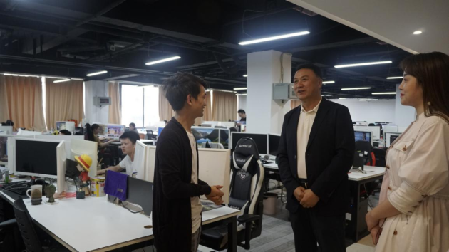 中国产业发展促进会副会长李小军考察渝万集团