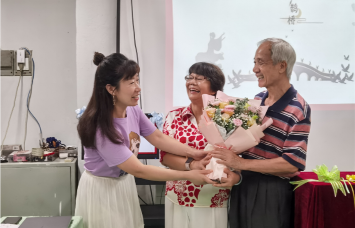 读书人的七夕聚会,困境中迷上读书,她的读书群从1个变成8个