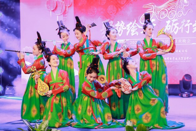 广州羿丰置业2022迎春团拜联欢晚会隆重举行