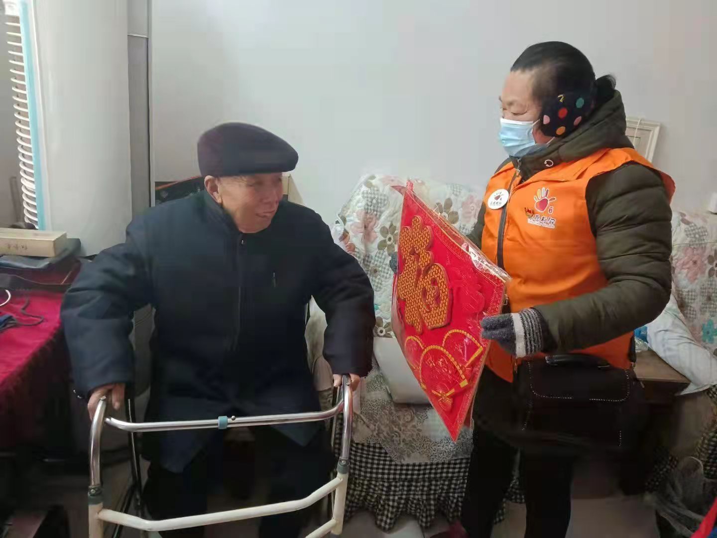 ���Ķ��������Ԫ���ڽ������