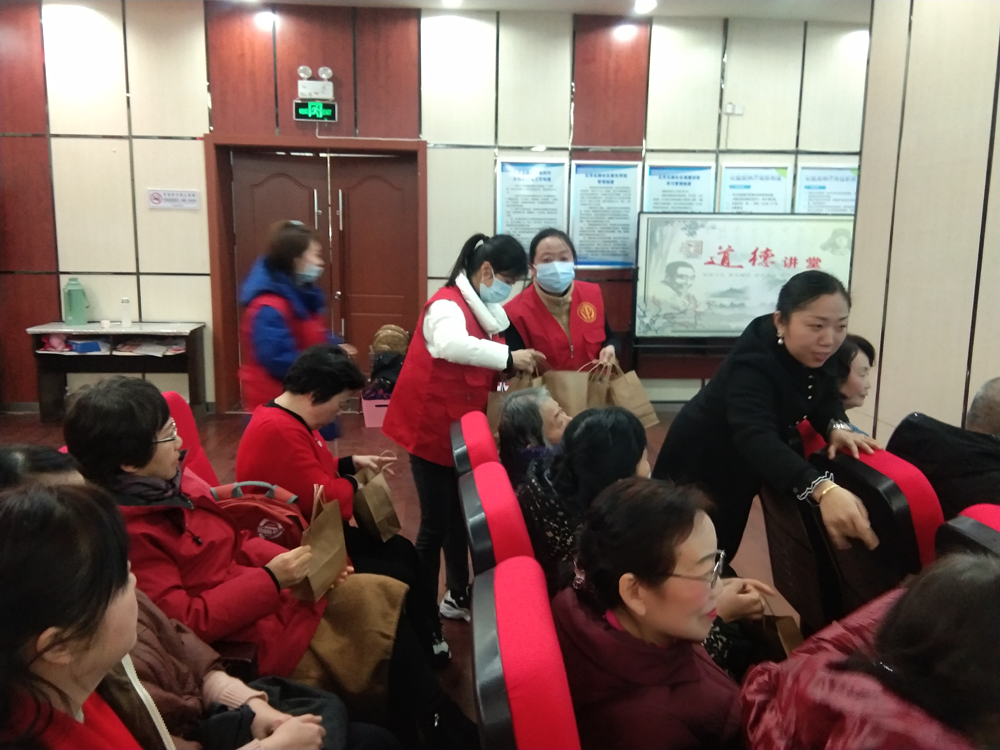 ���Ķ��������Ԫ���ڰ������ֹ����������ϵ��