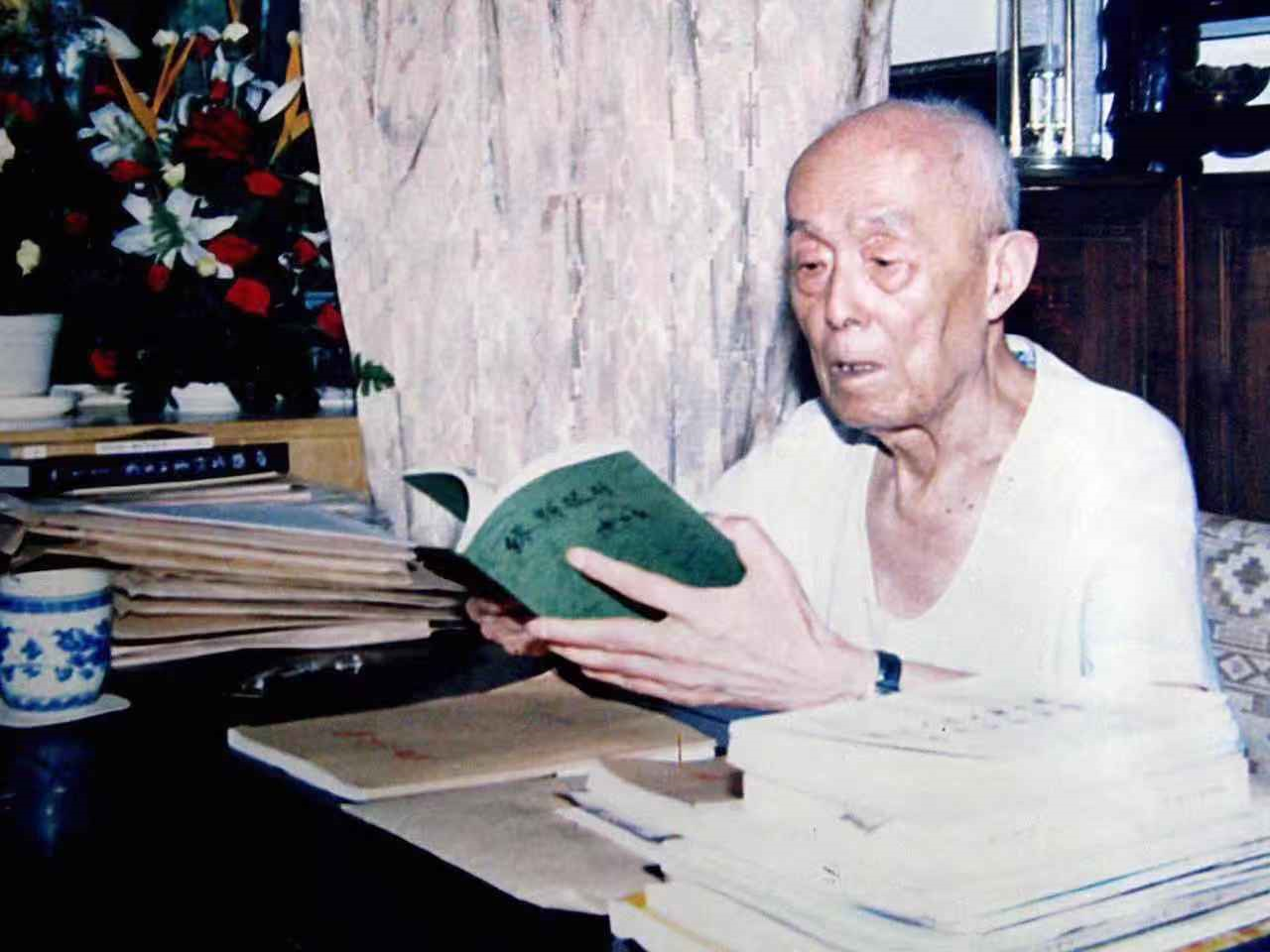心有猛虎 心嗅蔷薇——中国通俗文艺研究会会长 楚水