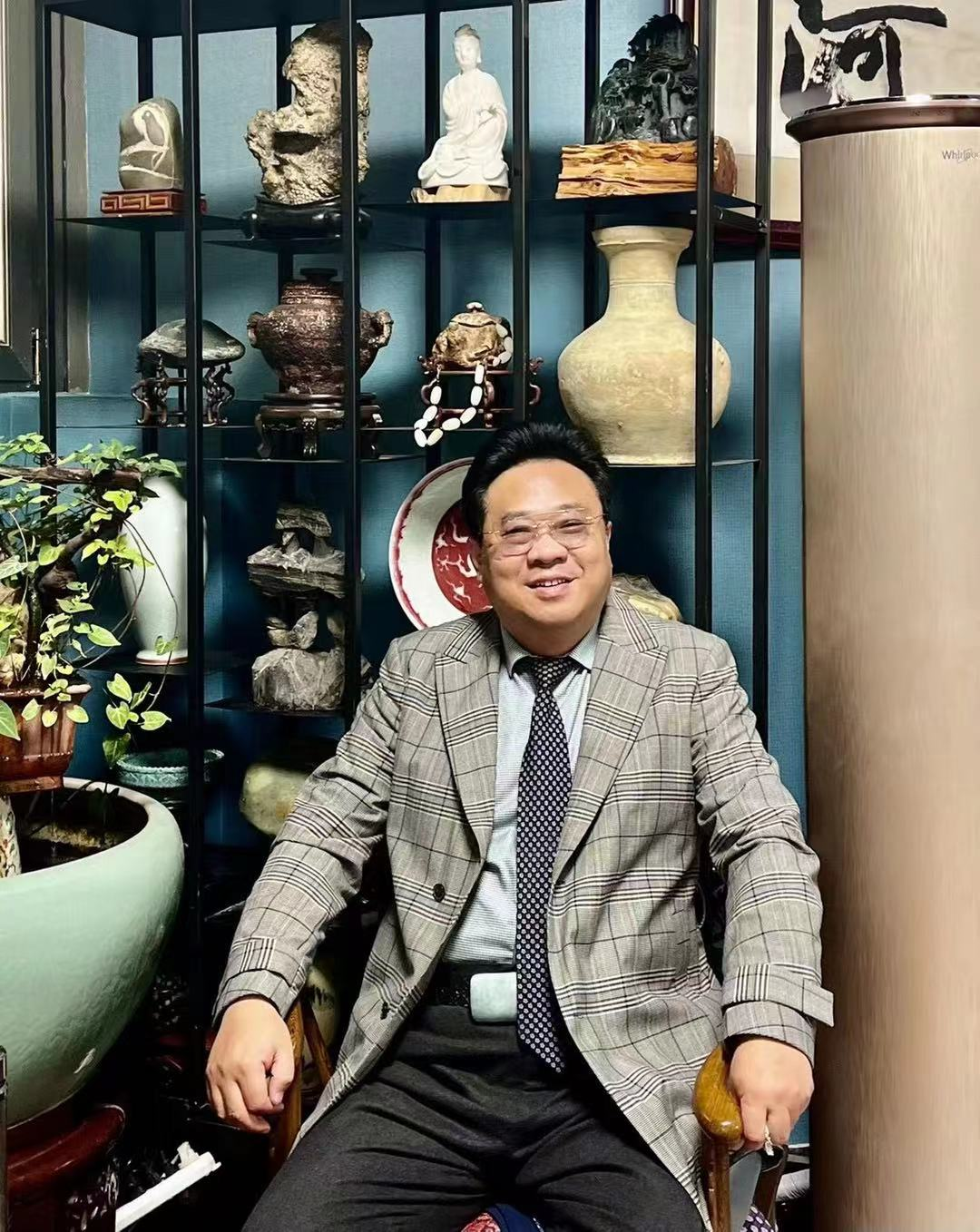 無≈无?——中国通俗文艺研究会会长 楚水