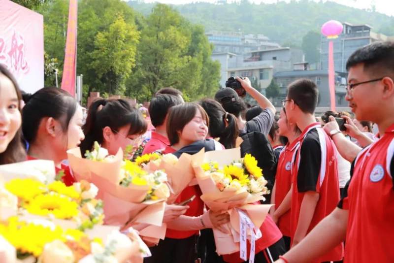 �ഺ���ţ������𺽡���������˼ʵ��ѧУ2022�����ѧ����ҵ����