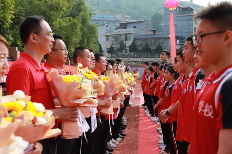 �ഺ���ţ������𺽡���������˼ʵ��ѧУ2022�����ѧ����ҵ����