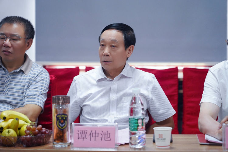 ̷�ٳظ��ҽ�����ƺ�������ï���ü������������Ŀ